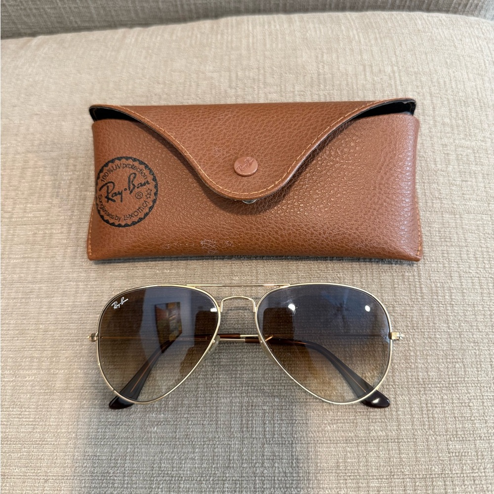 Ray-Ban Aviator Sunglasses with Brown Case